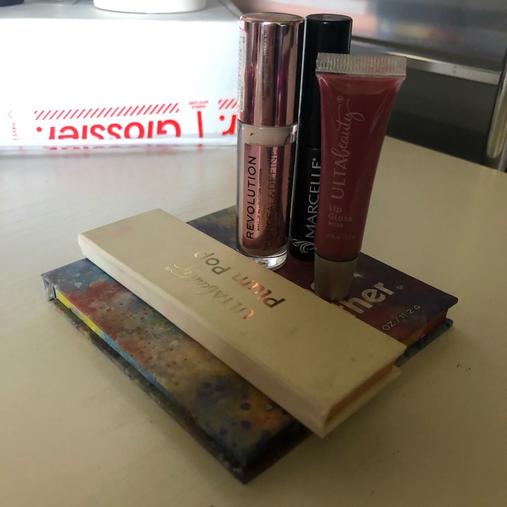 $40 set of makeup with C3 concealer.